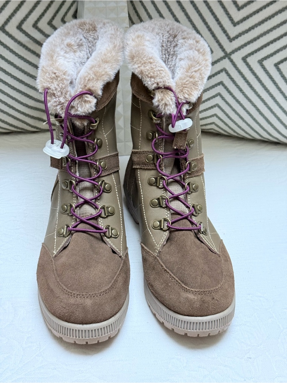 Khombu Brown Faux-Fur Lined Winter Boots with Purple Laces